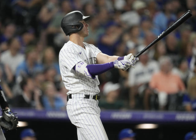 Toronto, Can. 08th June, 2023. June 8, 2023, TORONTO, ON, CAN: Toronto Blue  Jays' Alejandro Kirk hits an RBI double off Houston Astros starting pitcher  Framber Valdez during fifth inning American League