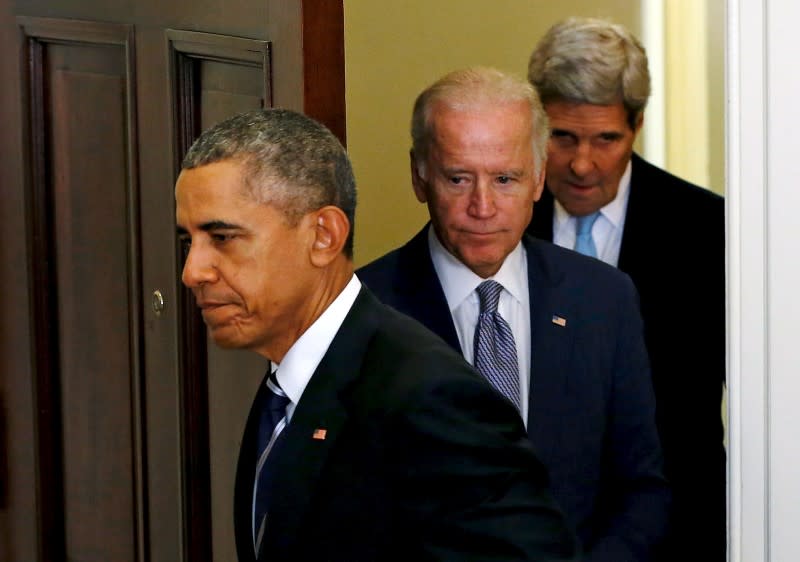 U.S. President Barack Obama (L-R) arrives with Vice President Joe Biden and Secretary of State John Kerry to deliver a statement on the Keystone XL pipeline at the White House in Washington November 6, 2015.  REUTERS/Jonathan Ernst     