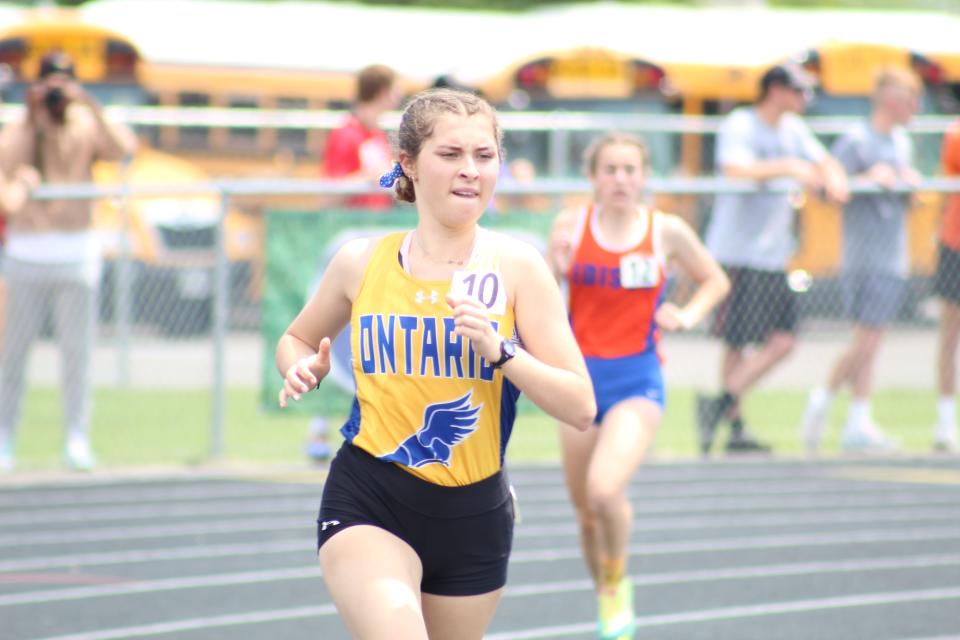 Ontario's Ellie Maurer won convincingly in the 3,200.