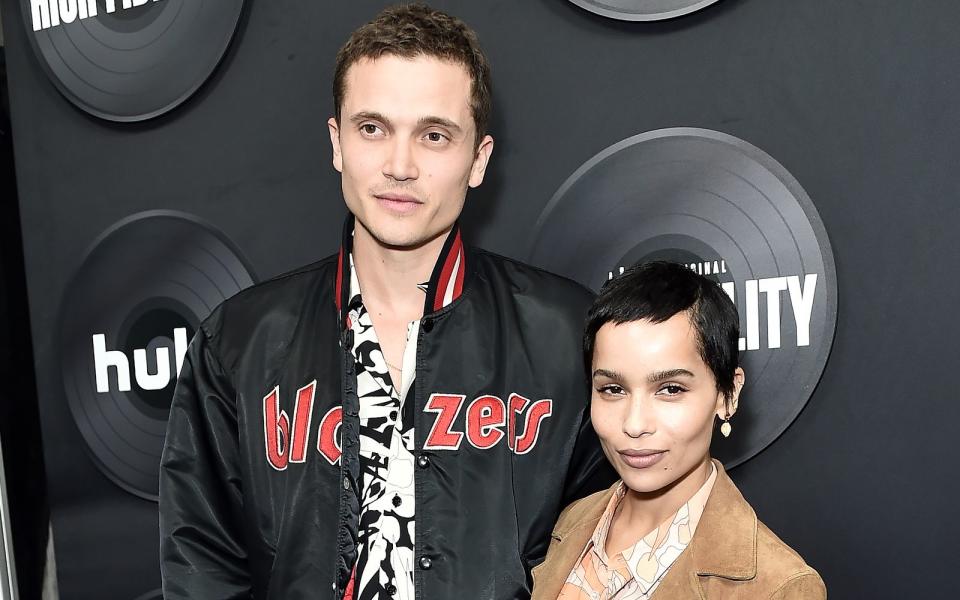 Karl Glusman und Zoe Kravitz