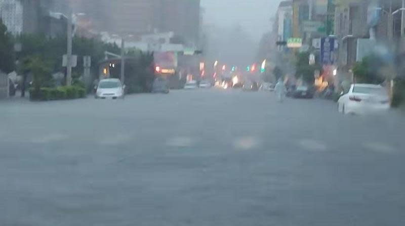 嘉義縣市強降雨超100 毫米　多處淹水幸未成災