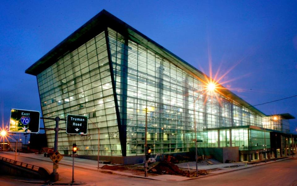 The Kansas City Star’s former printing pavilion is pictured here at 1601 McGee Street. Backers are pitching the building as a potential site for the a new Kansas City Royals stadium.