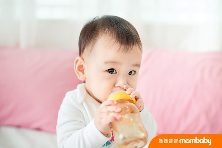 寶寶要喝水嗎？長輩真心覺得要，就讓兒科醫師給個專業說法！