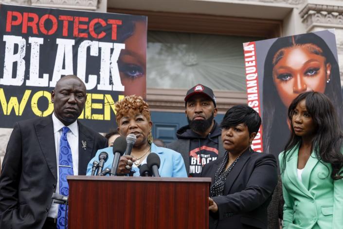 Sallamondra Robinson (second from left) speaks during a press conference on the investigation into the murder of Sallamondra’s daughter Shanquella Robinson outside the National Council of Negro Women Headquarters on May 19, 2023 in Washington, DC. (Photo by Anna Moneymaker/Getty Images)