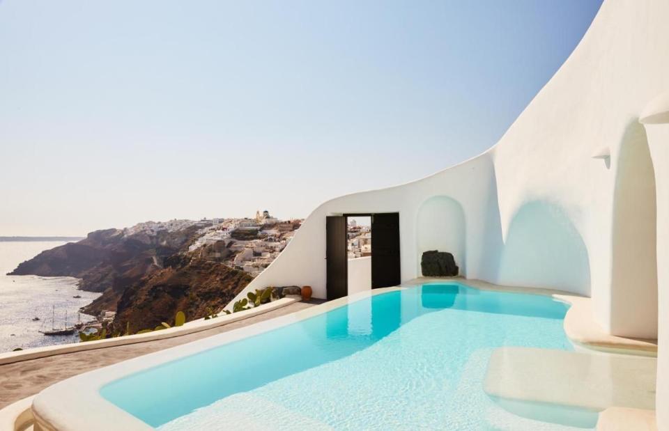 best hotels in santorini