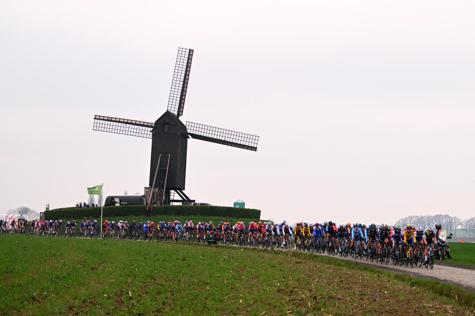 Tour of Flanders Women's peloton