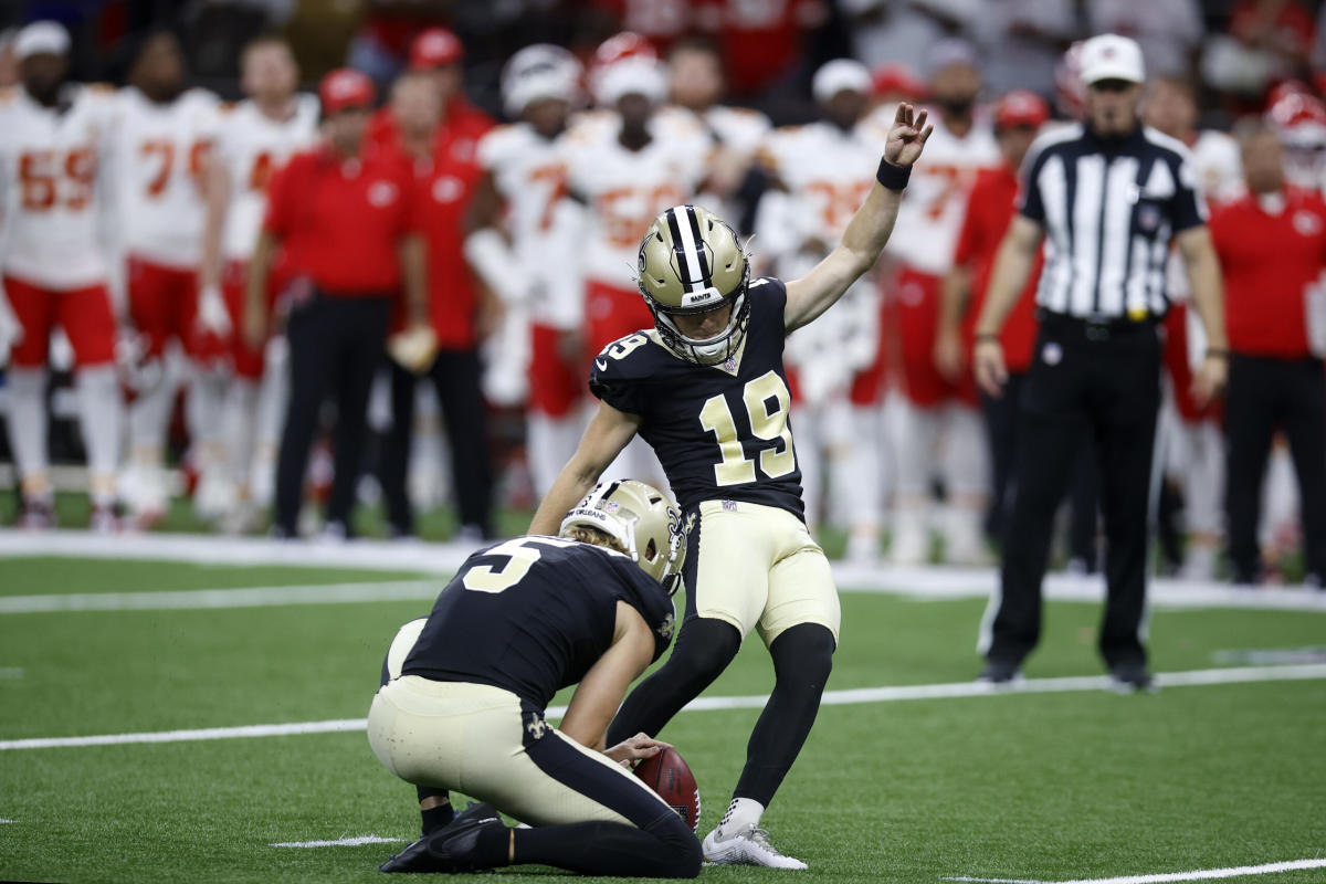 Saints kicker Wil Lutz announces he's cleared to play