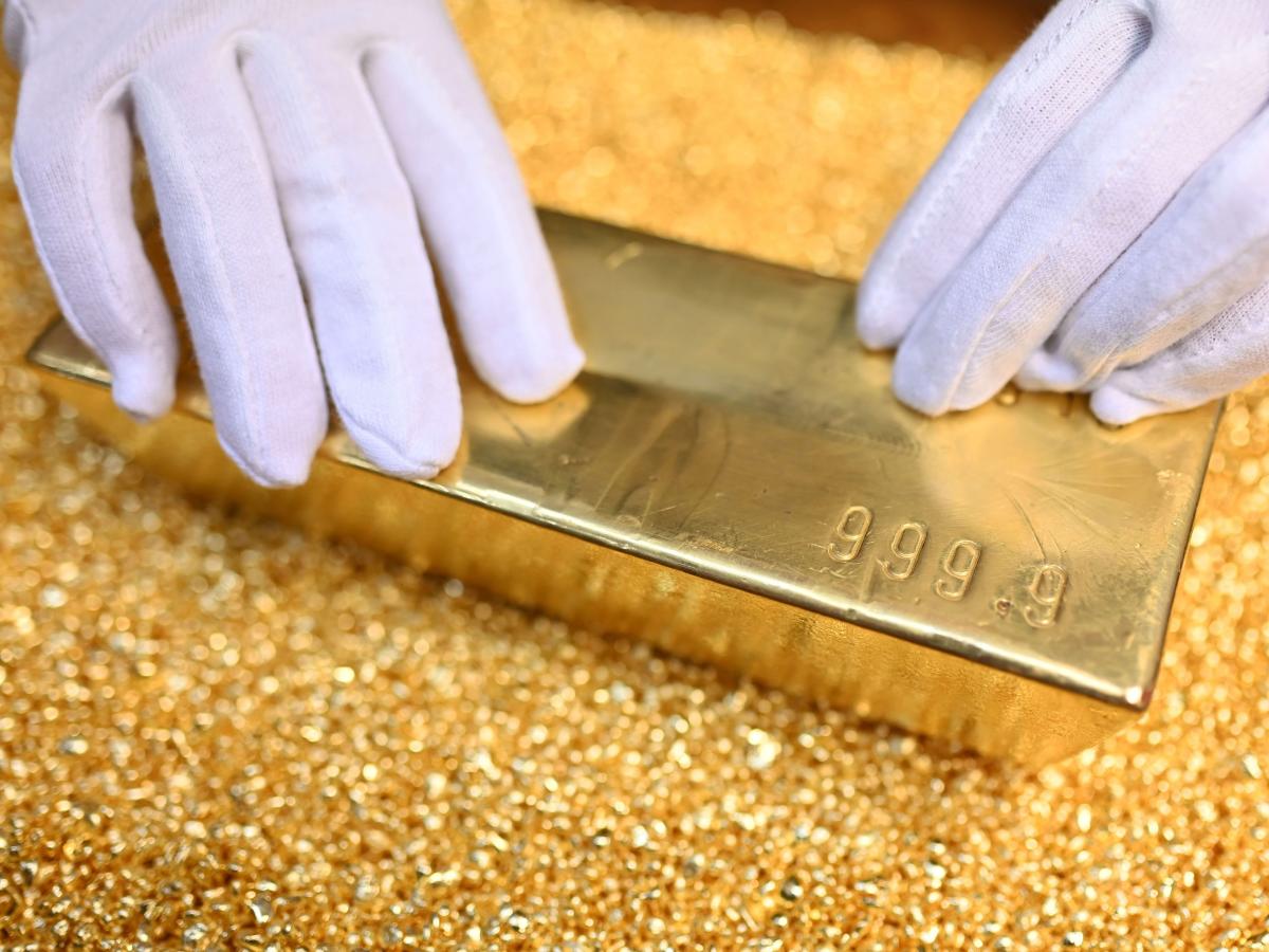 Gold prices hit record high as expectations rise for the to Fed cut