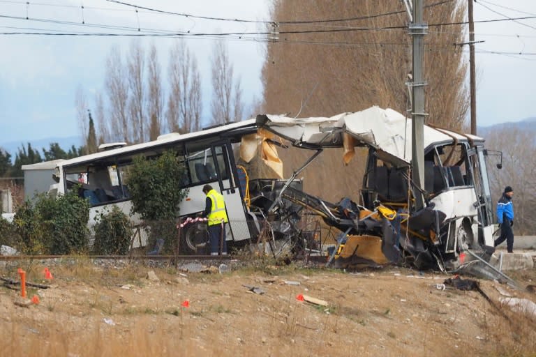 The safety measures were working at the crossing where a French train slammed into a school bus two weeks ago, killing six children, a lawyer says, citing a report from France's rail operator