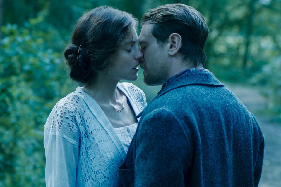 Lady Chatterley's Lover. (L to R) Emma Corrin as Lady Chatterley, Jack O'Connell as Oliver Mellors in Lady Chatterley's Lover.