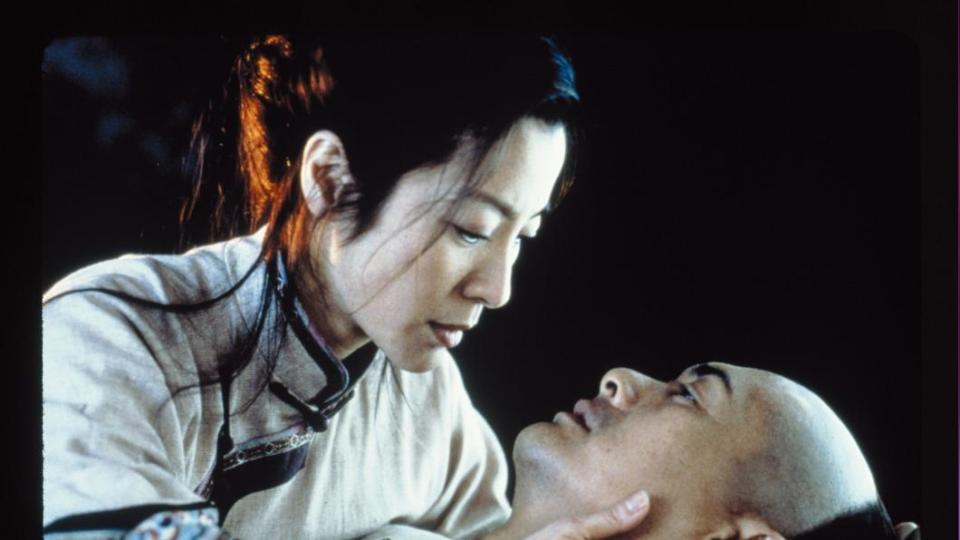 楊紫瓊藉著李安執導的《臥虎藏龍》揚名國際。（圖／索尼提供）