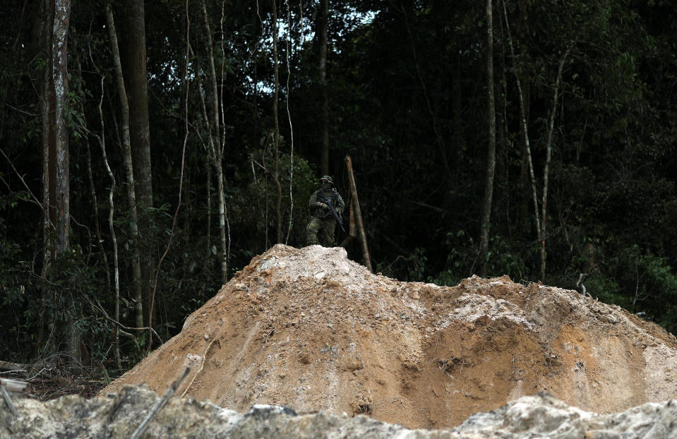 Las minas ilegales amenazan la selva amazónica de Brasil