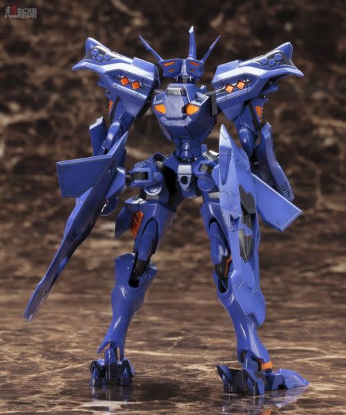 壽屋1/144『Muv-Luv』武御雷斯衛軍第16大隊指揮官機