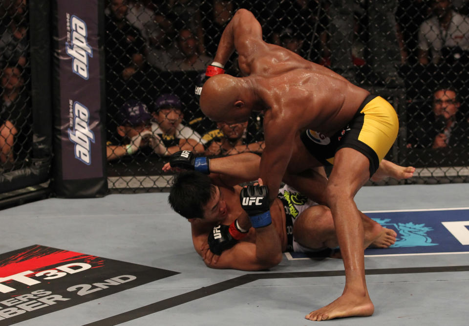 Anderson Silva finishes off Yushin Okami with punches on the ground in the UFC Middleweight Championship bout at UFC 134 at HSBC Arena on August 27, 2011 in Rio de Janeiro, Brazil. (Photo by Al Bello/Zuffa LLC/[Zuffa LLC via Getty Images)