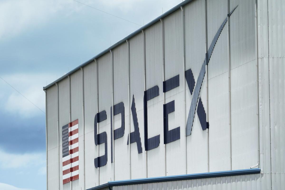 FAA wants to fine SpaceX 3,000 for alleged safety violations during 2 Florida launches