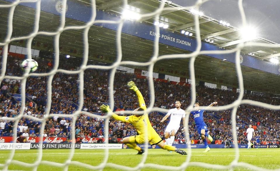 Football Soccer Britain - Leicester City v Swansea City - Premier League - King Power Stadium - 27/8/16 Leicester City's Jamie Vardy scores their first goal Reuters / Darren Staples Livepic EDITORIAL USE ONLY. No use with unauthorized audio, video, data, fixture lists, club/league logos or "live" services. Online in-match use limited to 45 images, no video emulation. No use in betting, games or single club/league/player publications. Please contact your account representative for further details.