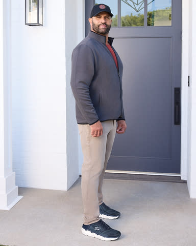 Baseball legend Albert Pujols stars in Skechers Hands Free Slip-ins® campaign. (Photo: Business Wire)