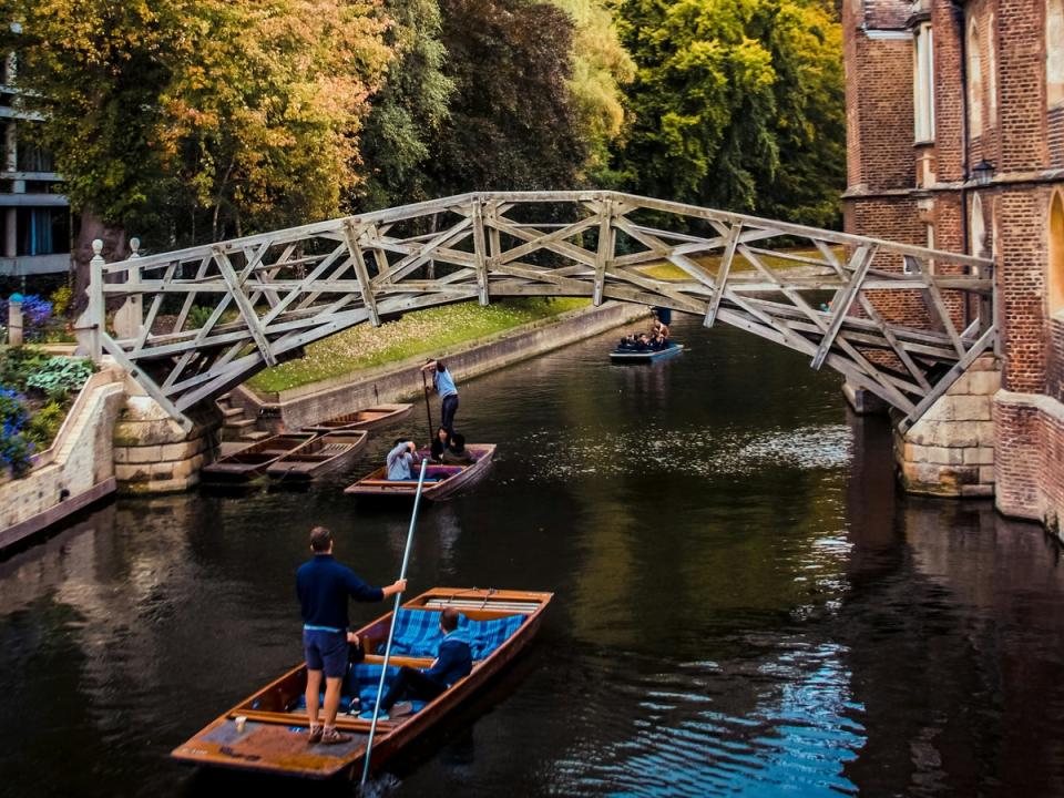 Indulge in chauffeured tours of the River Cam in a private punt for two (Photo by Bogdan Todoran on Unsplash)