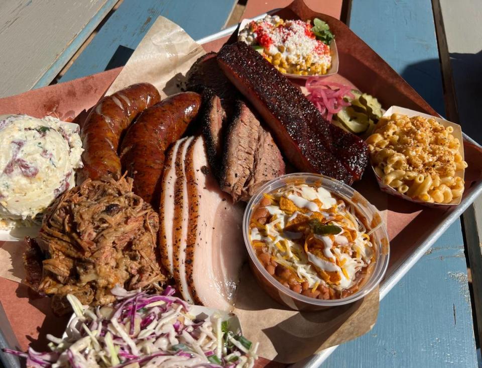 A combination platter at Dayne’s Craft Barbecue. Bud Kennedy/bud@star-telegram.com