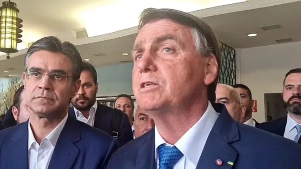 Rodrigo Garcia (PSDB) se reuniu com Jair Bolsonaro (PL) e anunciou apoio a ele e a Tarcísio de Freitas (Republicanos). Após a declaração, secretários do governo ameaçam debandada. (Foto: Reprodução)