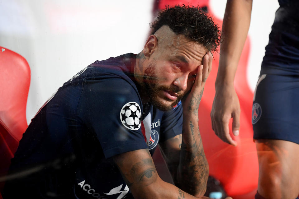 LISBON, PORTUGAL - AUGUST 23: Neymar of Paris Saint-Germain looks dejected following his team's defeat in the UEFA Champions League Final match between Paris Saint-Germain and Bayern Munich at Estadio do Sport Lisboa e Benfica on August 23, 2020 in Lisbon, Portugal. (Photo by Michael Regan - UEFA/UEFA via Getty Images)