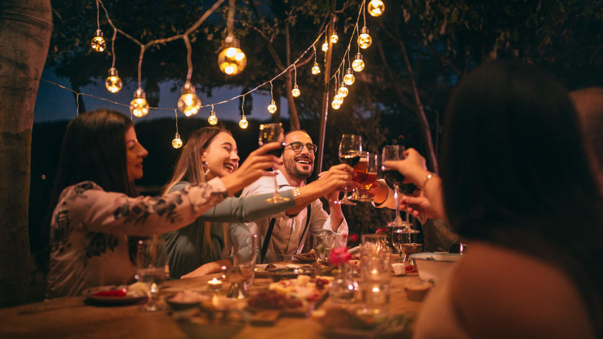 Soirée, not sorry: How to host a dinner party without going crazy -  Hindustan Times