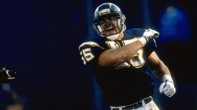 Junior Seau's Family Silenced by a Policy Not Found at Other Halls of Fame  - The New York Times