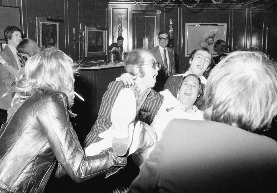 100 Photos of Celebrities Partying in the '70s