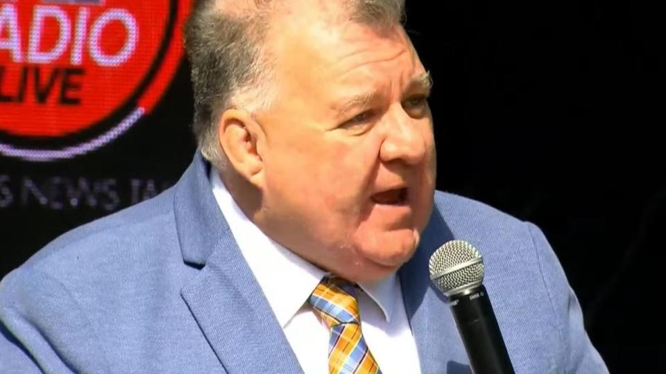 Craig Kelly speaks at a no vote rally. Picture TNT Radio.JPG