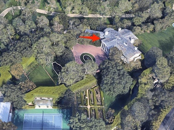 A Google Maps satellite view of the Jack Warner Estate jeff bezos beverly hills home