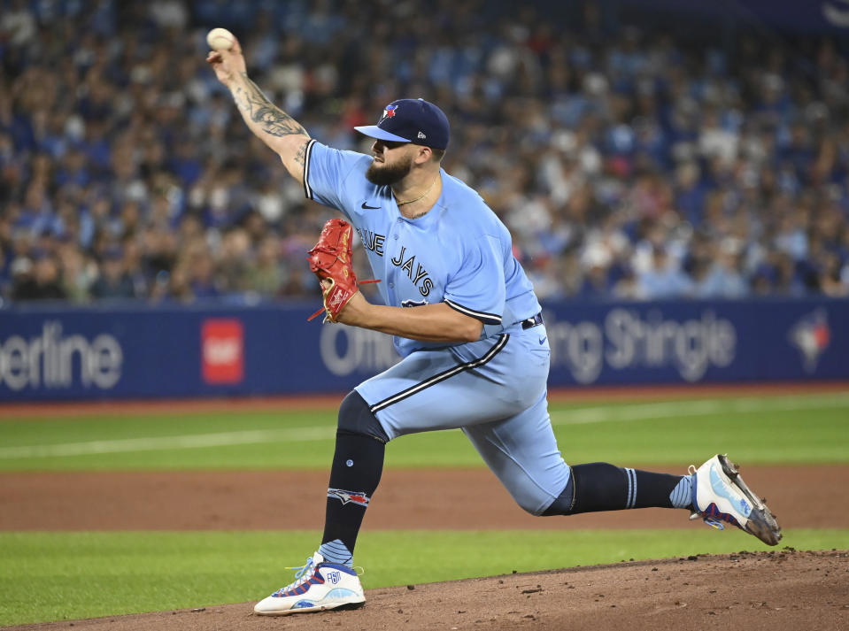 Toronto Blue Jays starting pitcher Alek Manoah throws to a Baltimore Orioles batter in first-inning baseball game action in Toronto, Sunday, Sept. 18, 2022. (Jon Blacker/The Canadian Press via AP)