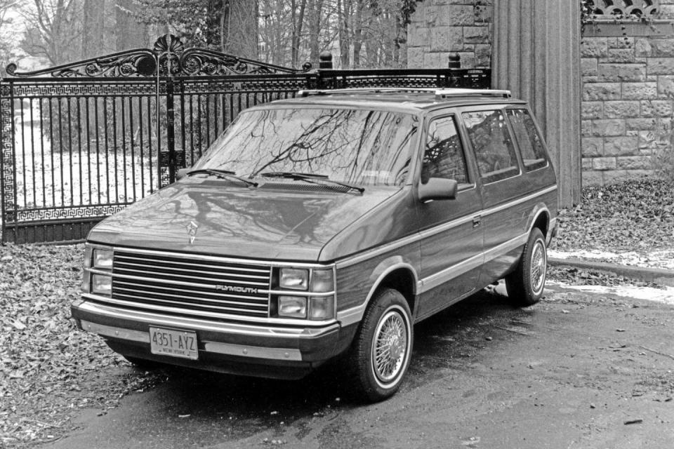 1984 plymouth voyager le