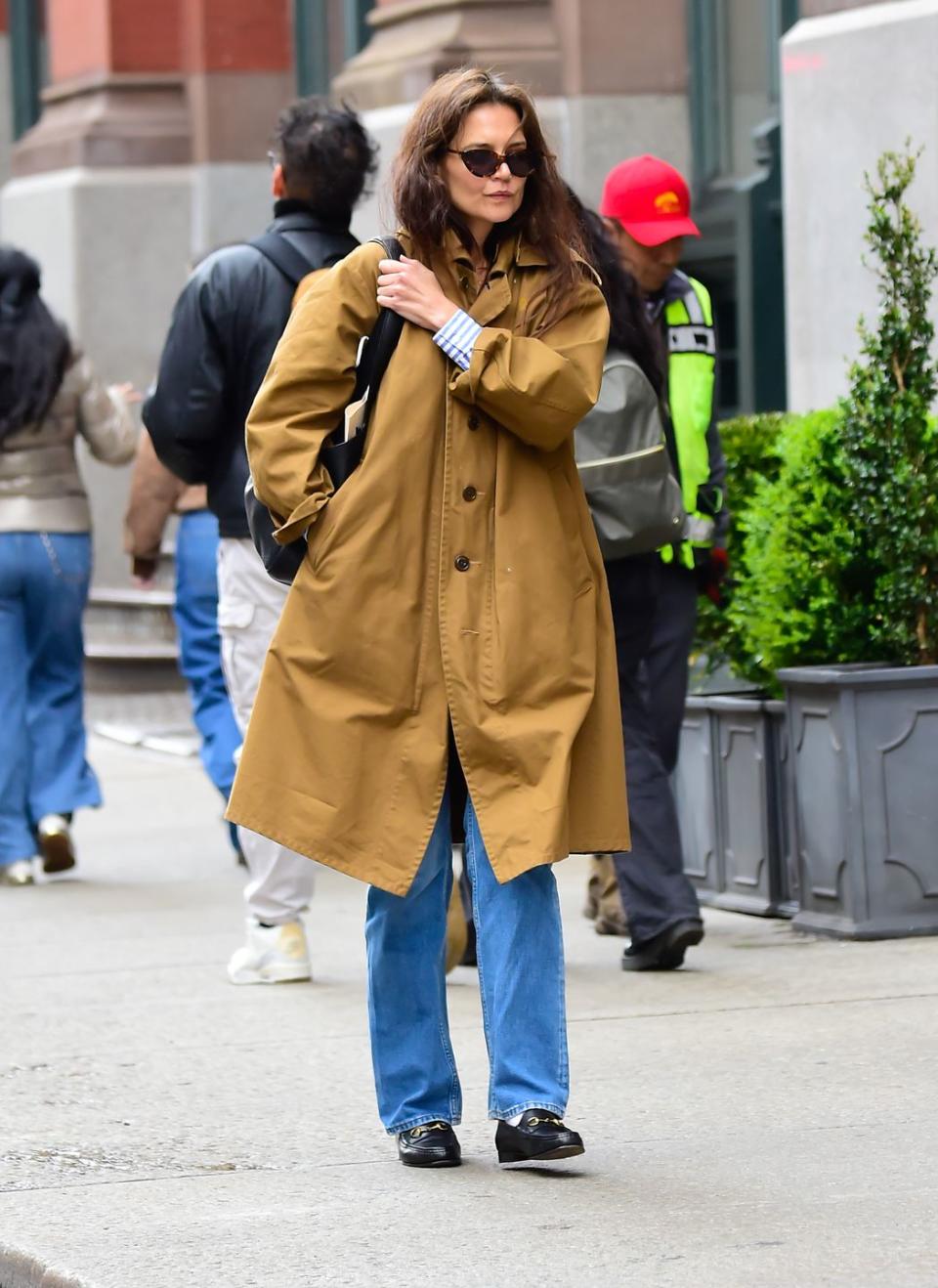 katie holmes spring outfit