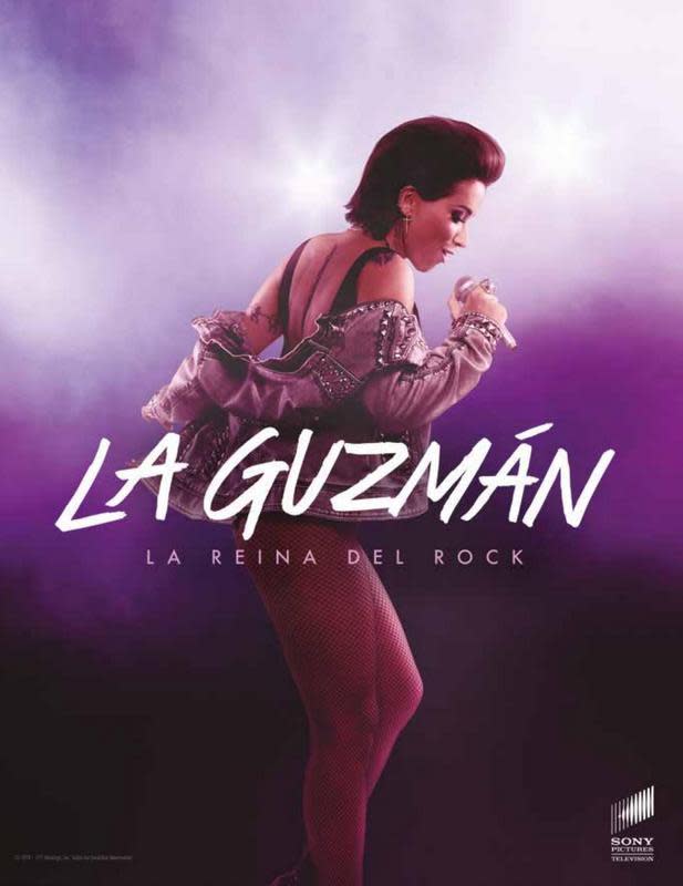 Majida Issa personificando a Alejandra Guzmán en la serie “La Guzmán”. <a href="https://www.instagram.com/sonypictures/?hl=en" rel="nofollow noopener" target="_blank" data-ylk="slk:Foto: Sony Pictures;elm:context_link;itc:0;sec:content-canvas" class="link ">Foto: Sony Pictures</a>