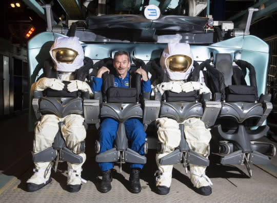 Astronaut Chris Hadfield First To Test Alton Towers Virtual