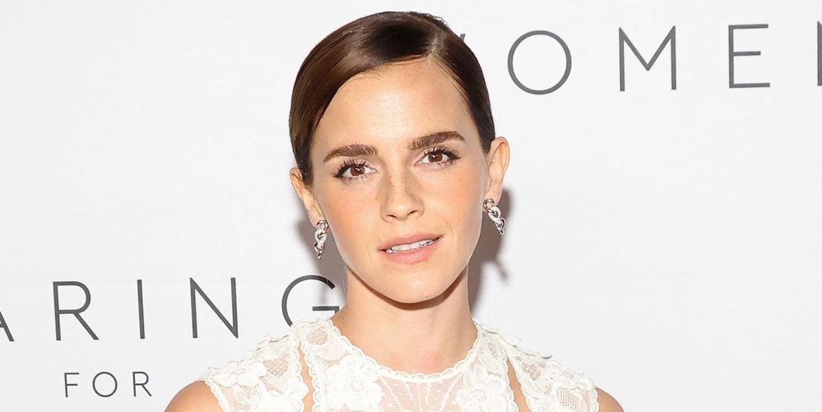 Emma Watson Just Dropped A 🔥 IG Pic Of Her Toned Abs And Underboob