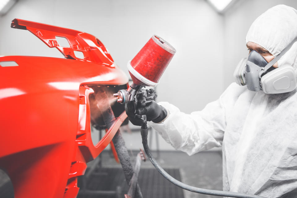 Noch etwas rote Farbe... und fertig ist das hässlichste Auto der Welt (Symbolbild: Getty Images)