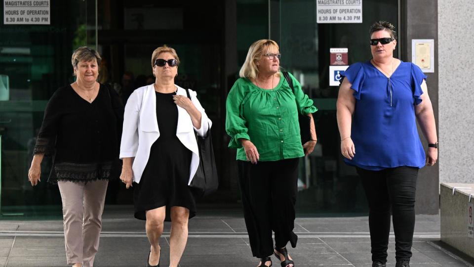 Deanne Power (left), Deborah Jackson (2nd left), Tamara Jackson (R) 