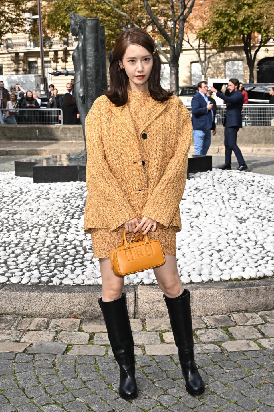 <h1 class="title">Miu Miu : Outside Arrivals - Paris Fashion Week - Womenswear Spring/Summer 2024</h1><cite class="credit">Stephane Cardinale - Corbis/Getty Images</cite>