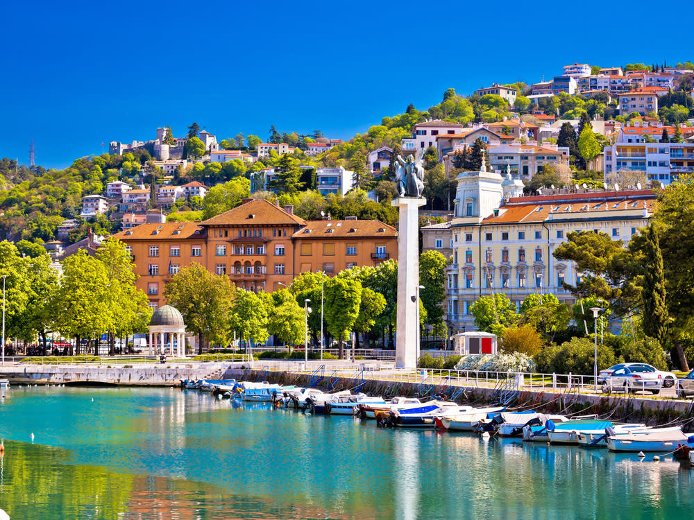 Rijeka liegt in Kroatien an der Adria (Bild: xbrchx/Shutterstock.com)