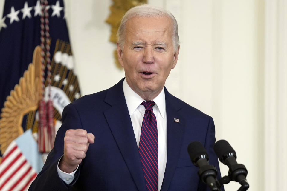 El presidente Joe Biden durante un discurso en la Sala Este de la Casa Blanca, el 19 de enero de 2024, en Washington. (AP Foto/Evan Vucci, Archivo)