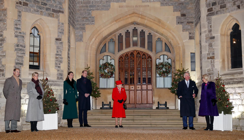 WINDSOR, UNITED KINGDOM - DECEMBER 08: (EMBARGOED FOR PUBLICATION IN UK NEWSPAPERS UNTIL 24 HOURS AFTER CREATE DATE AND TIME) Prince Edward, Earl of Wessex, Sophie, Countess of Wessex, Catherine, Duchess of Cambridge, Prince William, Duke of Cambridge, Queen Elizabeth II, Prince Charles, Prince of Wales and Camilla, Duchess of Cornwall attend an event to thank local volunteers and key workers from organisations and charities in Berkshire, who will be volunteering or working to help others over the Christmas period in the quadrangle of Windsor Castle on December 8, 2020 in Windsor, England. During the event members of the Royal Family also listened to Christmas carols performed by The Salvation Army Band. (Photo by Max Mumby/Indigo - Pool/Getty Images)