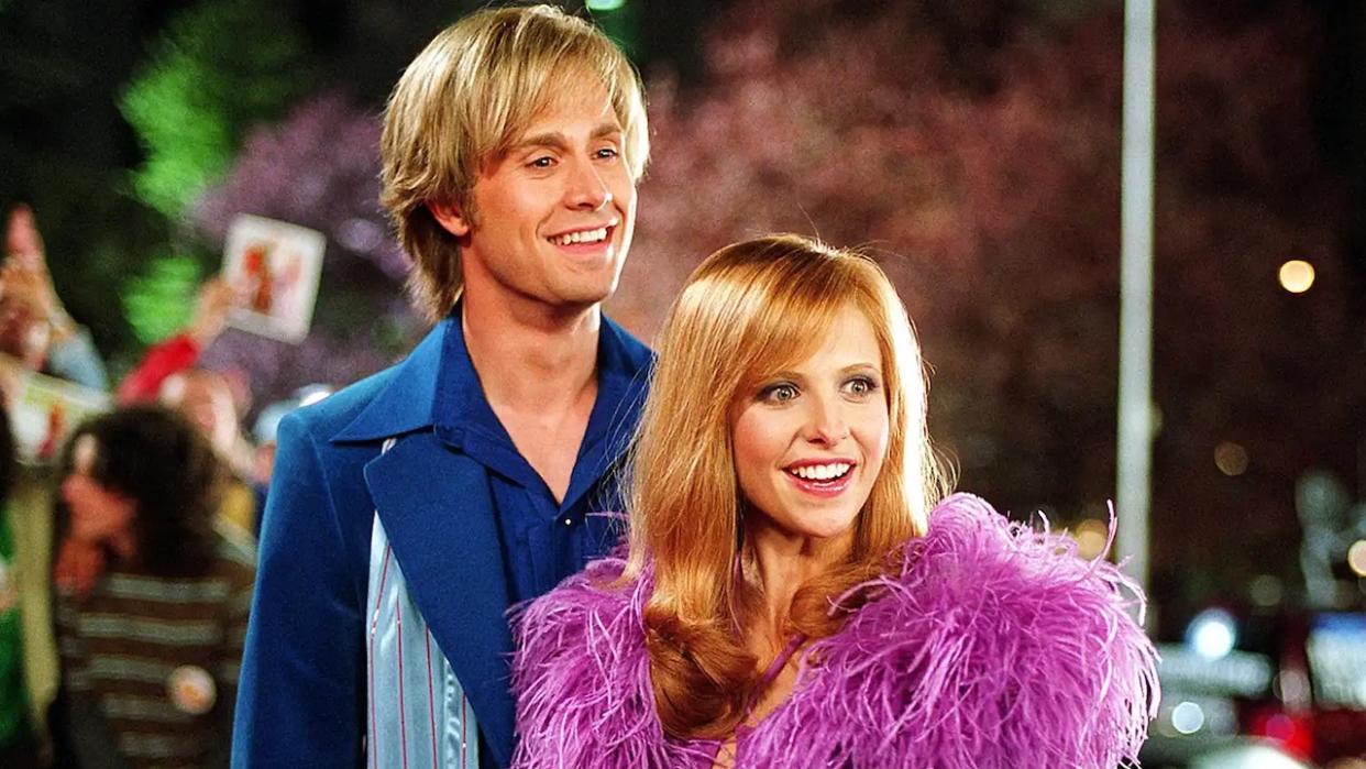  Freddie Prinze Jr and Sarah Michelle Gellar as Fred and Daphne in Scooby-Doo 