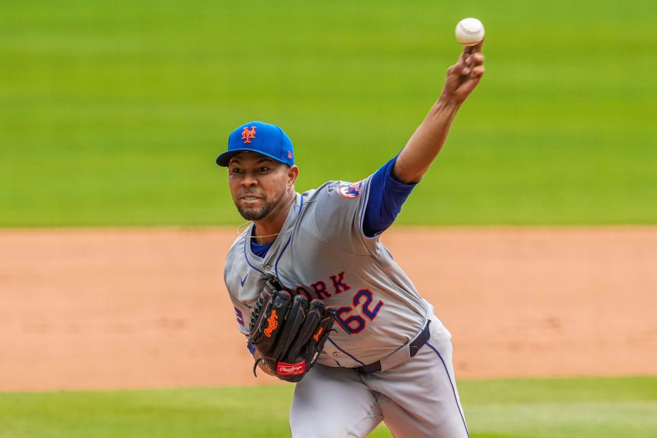 New York Mets starting pitcher Jose Quintana (62) pitches against the Atlanta Braves during the first inning on April 11, 2024, at Truist Park.