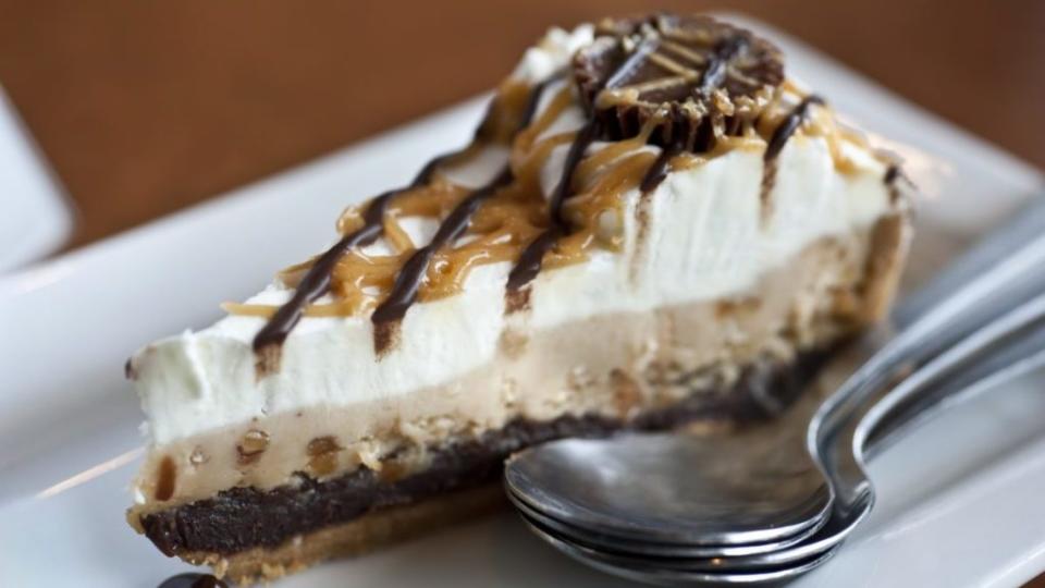 Peanut butter pie