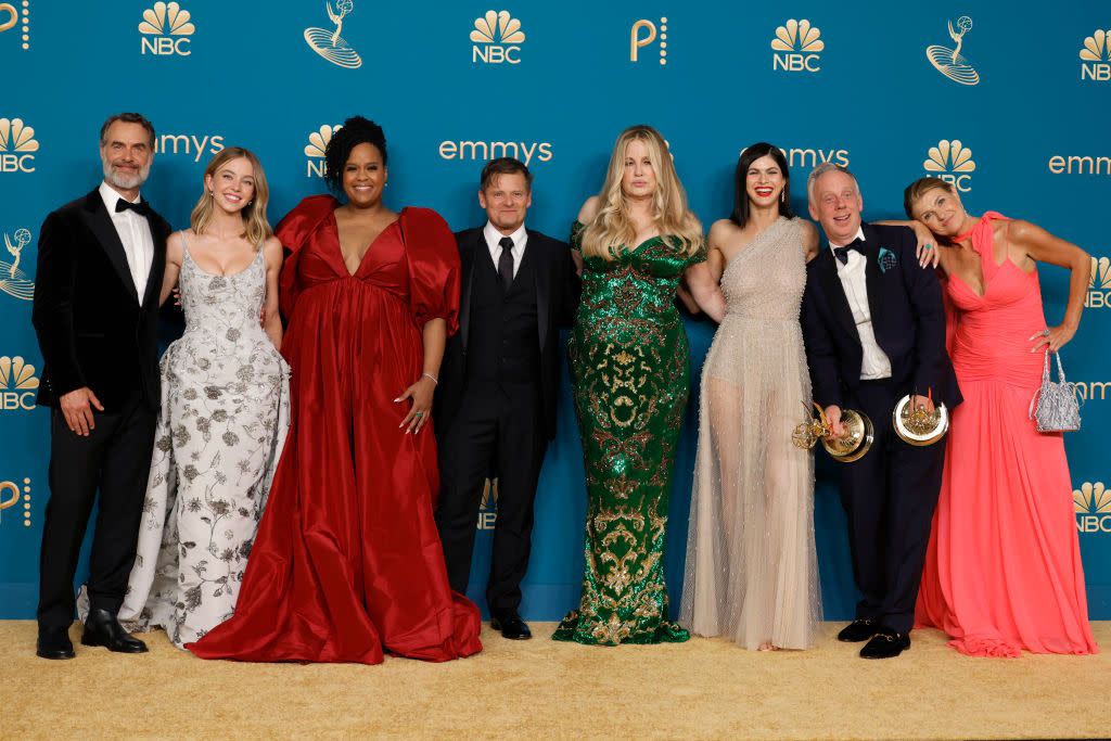 los angeles, california september 12 l r murray bartlett, sydney sweeney, natasha rothwell, steve zahn, jennifer coolidge, alexandra daddario, mike white, and connie britton winners of outstanding limited or anthology series or movie for the white lotus, pose in the press room during the 74th primetime emmys at microsoft theater on september 12, 2022 in los angeles, california photo by frazer harrisongetty images