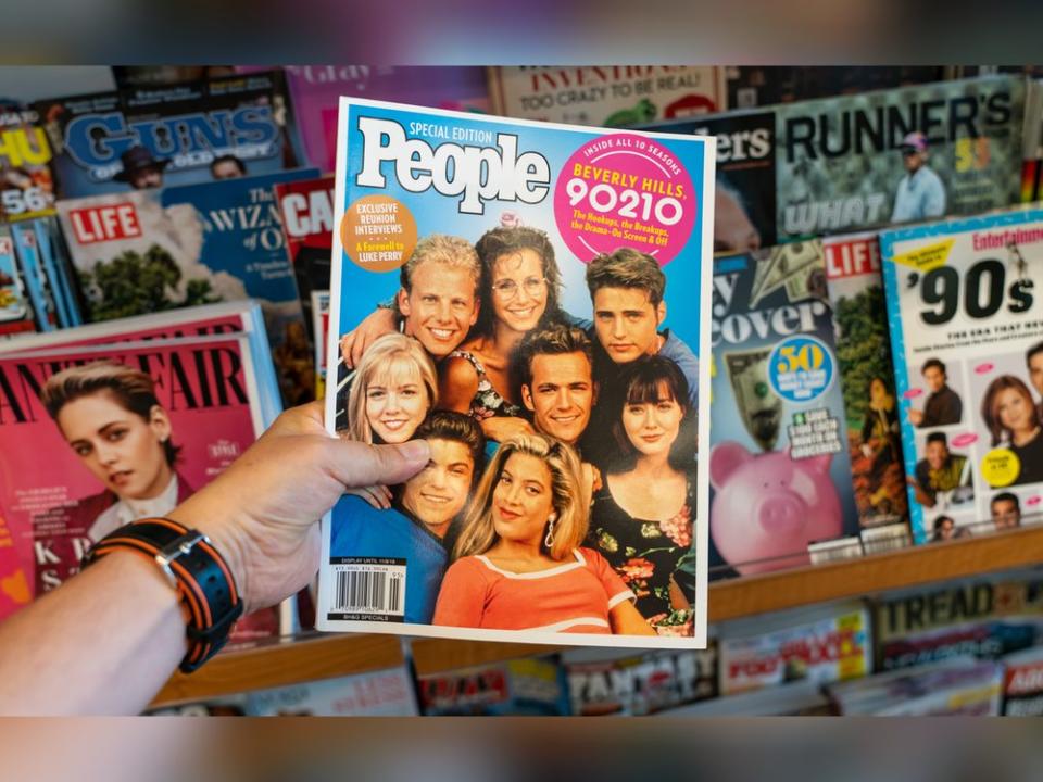 Die acht Hauptdarsteller der Fox-Serie "Beverly Hills, 90210" prägten in den 1990er-Jahren eine ganze Teenie-Generation.  (Bild: hakanyalicn/Shutterstock.com)