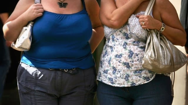 Study Shows Short Men and Obese Women Make Less Money