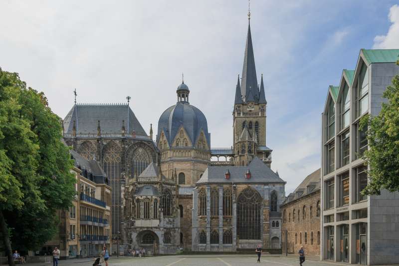 德國西部城市亞琛（Aachen）的「亞琛大教堂」（Aachener Dom）（CEphoto, Uwe Aranas@Wikipedia / CC BY-SA 3.0）