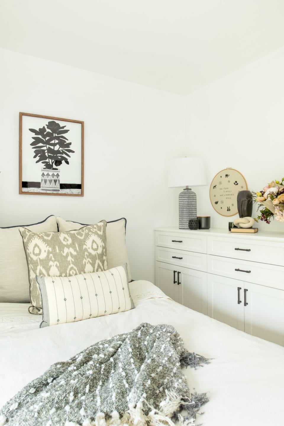 Space of the Week, Cozy Guest Bed with Neutral bedding